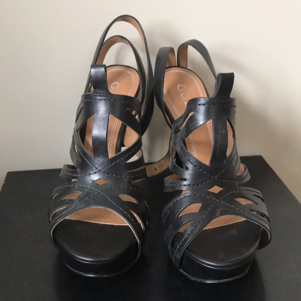 Heels - Picture 2 of 4